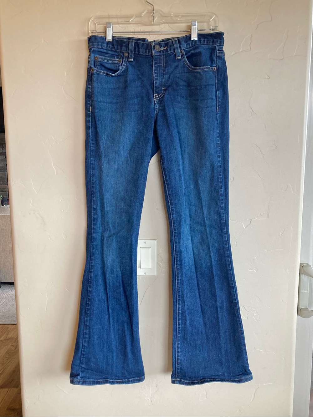 Calvin Klein Low Rise Flare Medium Wash Jeans Size 6